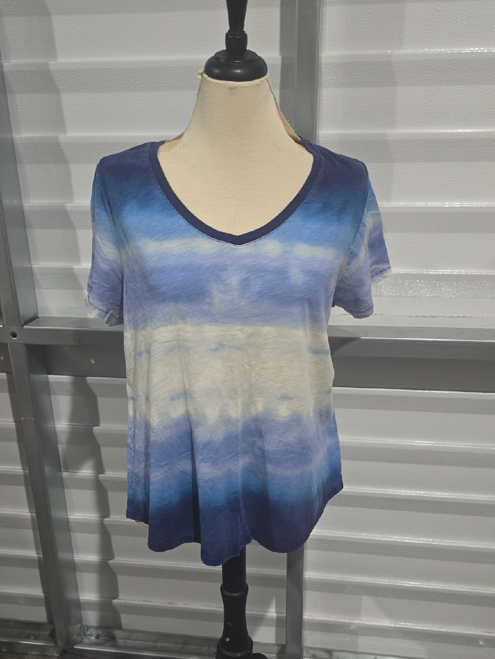 Sonoma Blue and White Ombre V-Neck Short Sleeve Top Size 1X - Picture 3 of 13
